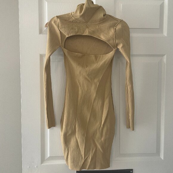 Superdown | Tasha Cut Out Dress in Toast - Picture 3 of 4